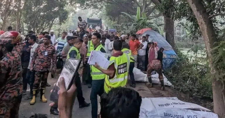 নাটোরে বাস-ট্রাক সংঘর্ষের স্থান